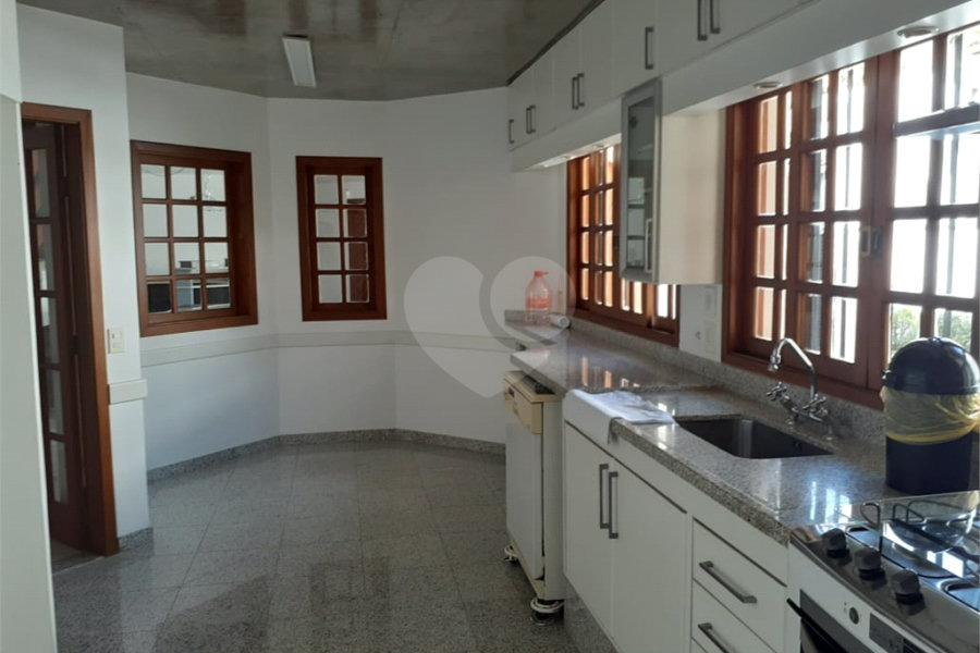 Sobrado à venda com 4 quartos, sendo 2 suítes,  em Tremembé, São Paulo, SP