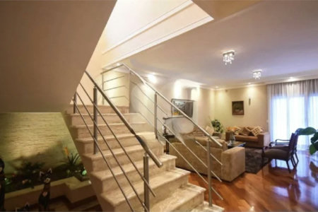 Casa à venda com 5 suítes em Jardim Londrina, São Paulo, SP