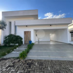 Casa à venda com 3 quartos, sendo 2 suítes, no condomínio Golden, Itapetininga - SP