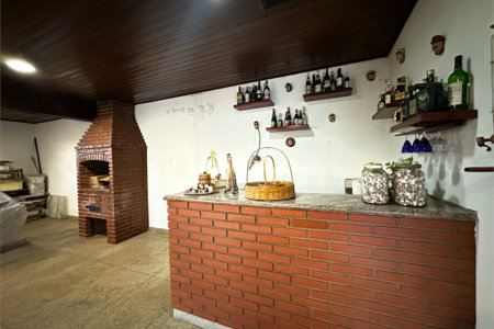 Sobrado à venda com 4 quartos, sendo 2 suítes, em Vila Júlia, Poá, SP