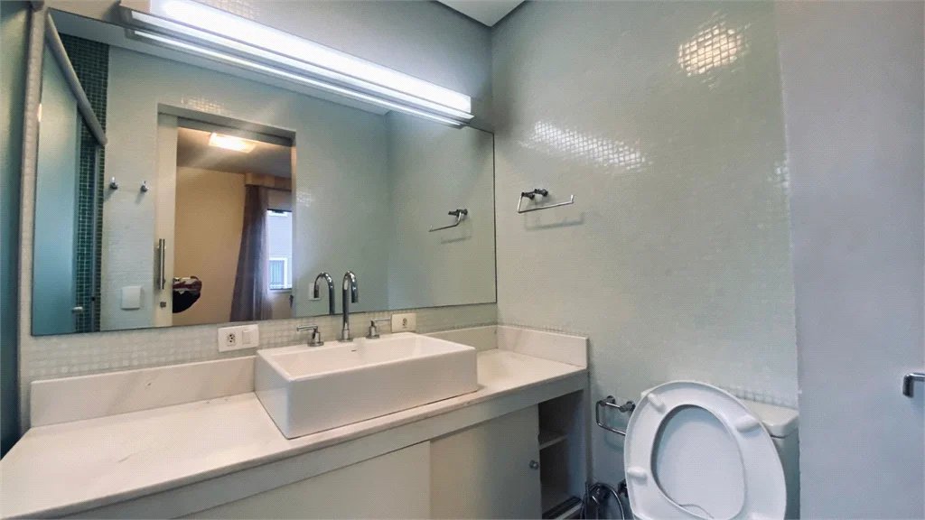 Casa à venda com 3 suítes no condomínio Vilas 2, São Paulo - SP