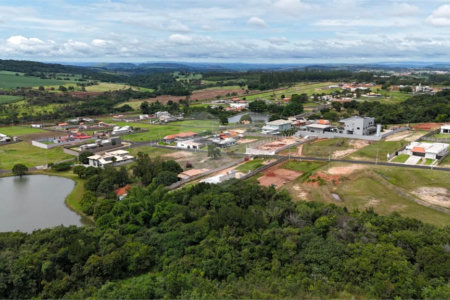 Terreno à venda em Residencial Mirante das Águas, Cajuru, SP