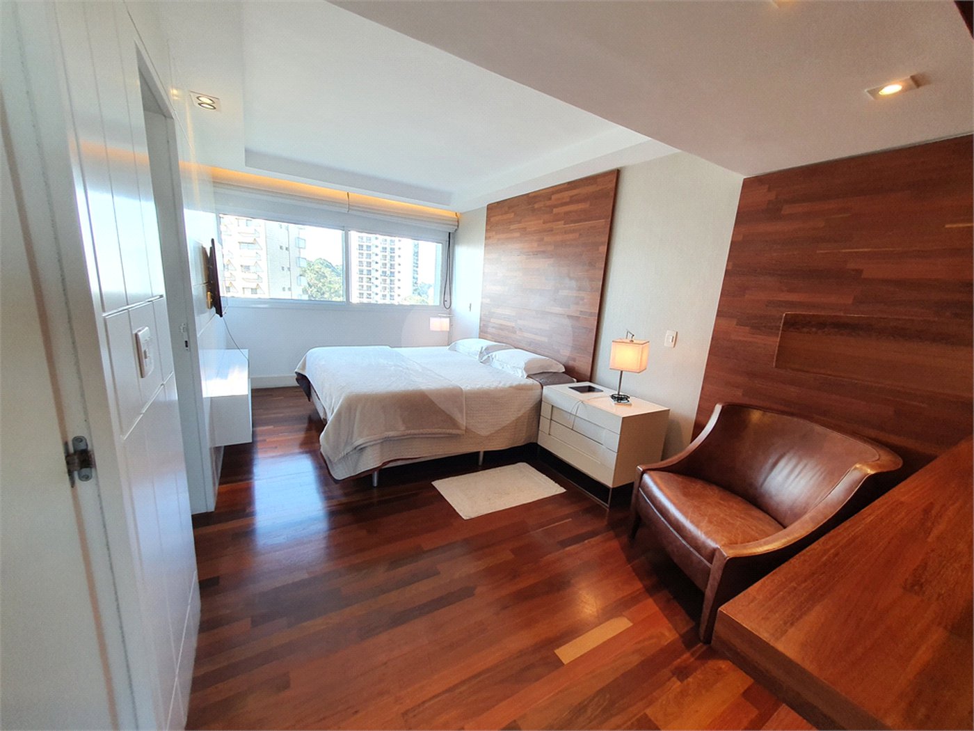 Apartamento à venda com 3 quartos, sendo 2 suítes, em Alto da Boa Vista, São Paulo, SP