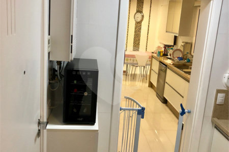 Apartamento à venda com 3 suítes em Tatuapé, São Paulo, SP