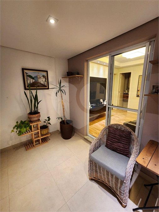 Apartamento à venda com 3 suítes em Vila Suzana, São Paulo, SP