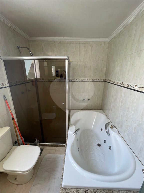 Casa à venda com 5 quartos, sendo 1 suíte, no condomínio Residencial Green Ville, Rio de Janeiro - RJ