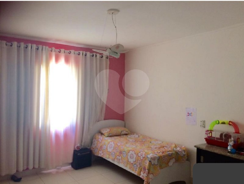 Sobrado à venda com 2 quartos em Tremembé, São Paulo, SP