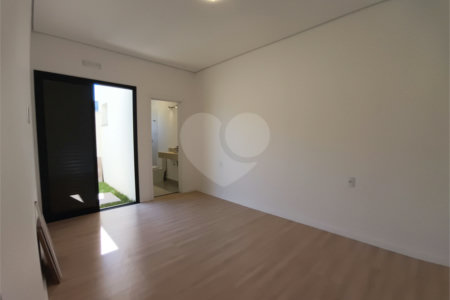 Casa à venda com 3 quartos, sendo 1 suíte, no condomínio Residencial Villagio Wanel, Sorocaba - SP