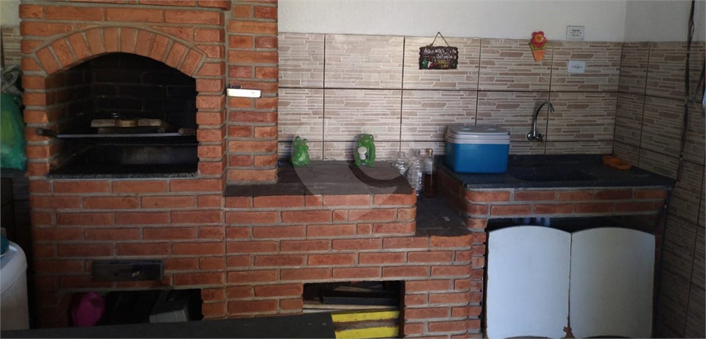 Casa à venda com 4 quartos, sendo 1 suíte, em Cidade Kemel, Poá, SP