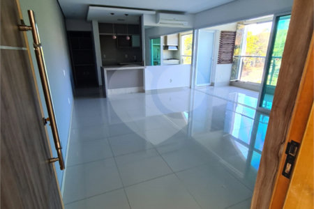 Apartamento à venda com 3 quartos, sendo 1 suíte, em Pinheirinho, Vinhedo, SP