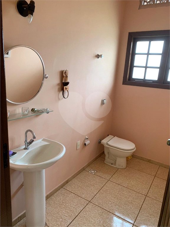 Casa ampla à venda no Vale das Flores em Atibaia