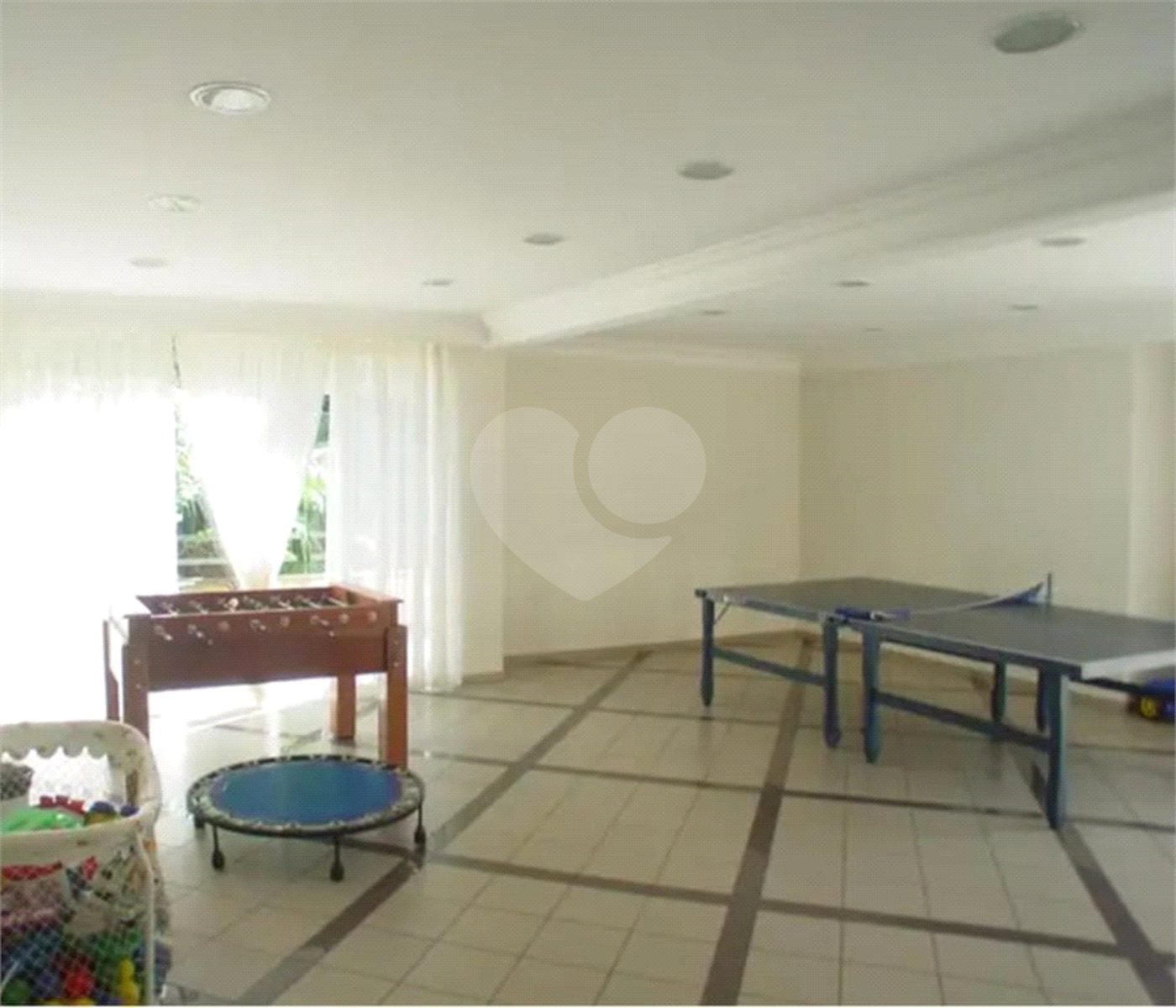Apartamento à venda com 3 quartos, sendo 1 suíte,  em Alto da Boa Vista, São Paulo, SP