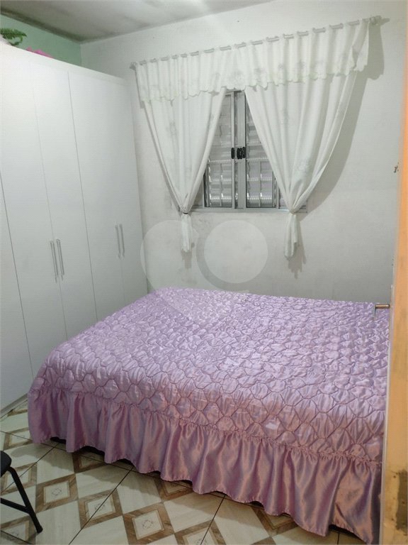 Casa à venda com 3 quartos, sendo 1 suíte, em Taba Marajoara, Suzano, SP