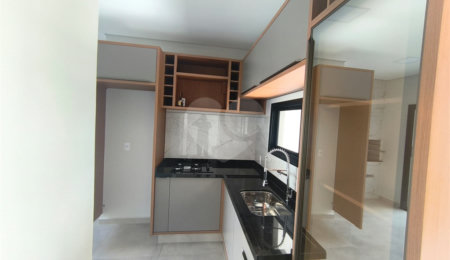 Casa à venda com 3 quartos, sendo 1 suíte, no condomínio Tivolli, Itapetininga - SP