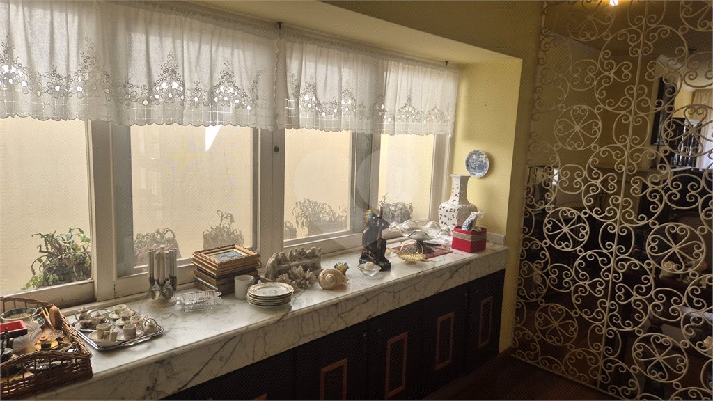 Casa à venda com 4 quartos, sendo 3 suítes,  no condomínio Chácara das Rosas, São Paulo - SP