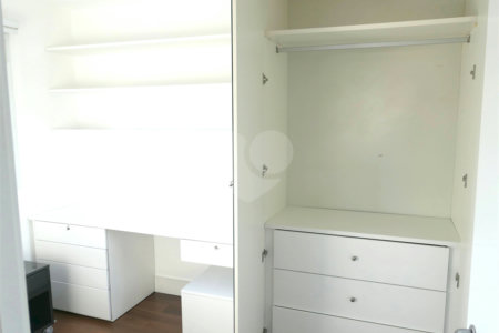 Apartamento para alugar com 3 quartos, sendo 1 suíte, em Vila Olímpia, São Paulo, SP