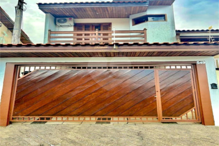 Sobrado à venda com 3 quartos, sendo 1 suíte, em Jardim Gonçalves, Sorocaba, SP