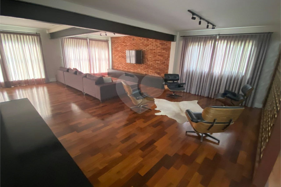 Casa à venda com 4 suítes no condomínio Gleba II, Mairiporã - SP