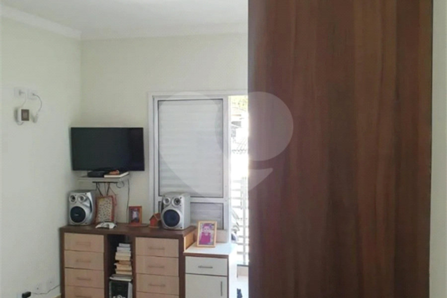 Sobrado à venda com 3 suítes em Horto, São Paulo, SP