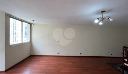 Apartamento à venda com 3 quartos, sendo 1 suíte,  em Itaim Bibi, São Paulo, SP