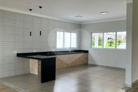Casa à venda com 3 suítes no condomínio Palmeiras Imperiais, Salto - SP