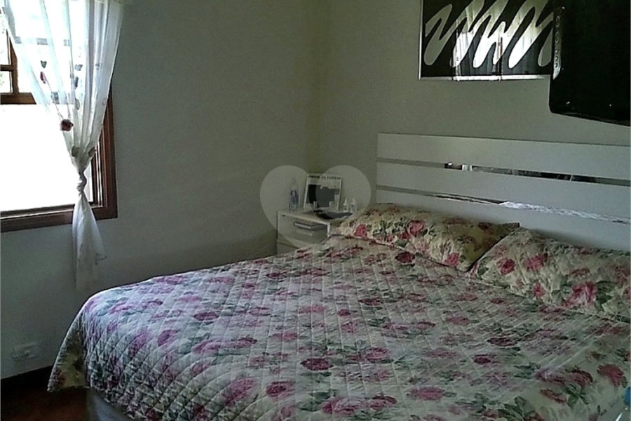 Sobrado à venda com 6 quartos, sendo 4 suítes, em Tremembé, São Paulo, SP