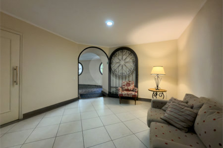 Apartamento à venda com 3 quartos, sendo 1 suíte,  em Vila Uberabinha, São Paulo, SP