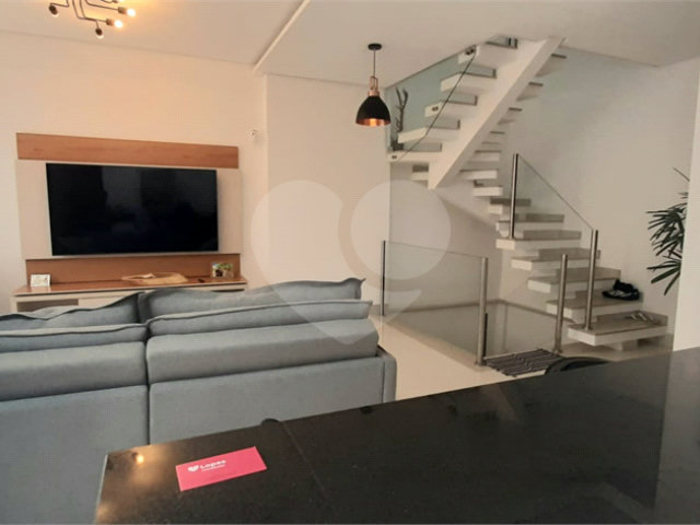 Casa à venda com 3 quartos, sendo 1 suíte,  no condomínio Residencial Gran Veiga, São Paulo - SP