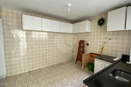 Sobrado à venda com 4 quartos, sendo 1 suíte, em Campo Grande, São Paulo, SP