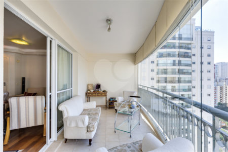 Apartamento à venda com 3 quartos, sendo 2 suítes, em Jardim Marajoara, São Paulo, SP