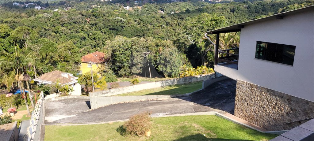 Casa à venda com 5 quartos, sendo 2 suítes, no condomínio Alpes da Cantareira, Mairiporã - SP