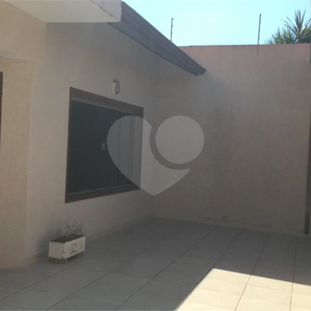 Sobrado à venda com 6 quartos, sendo 3 suítes, em Jardim Refúgio, Sorocaba, SP
