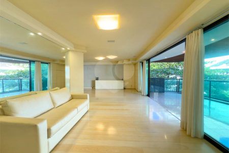Apartamento à venda com 3 quartos, sendo 2 suítes, em Leblon, Rio de Janeiro, RJ