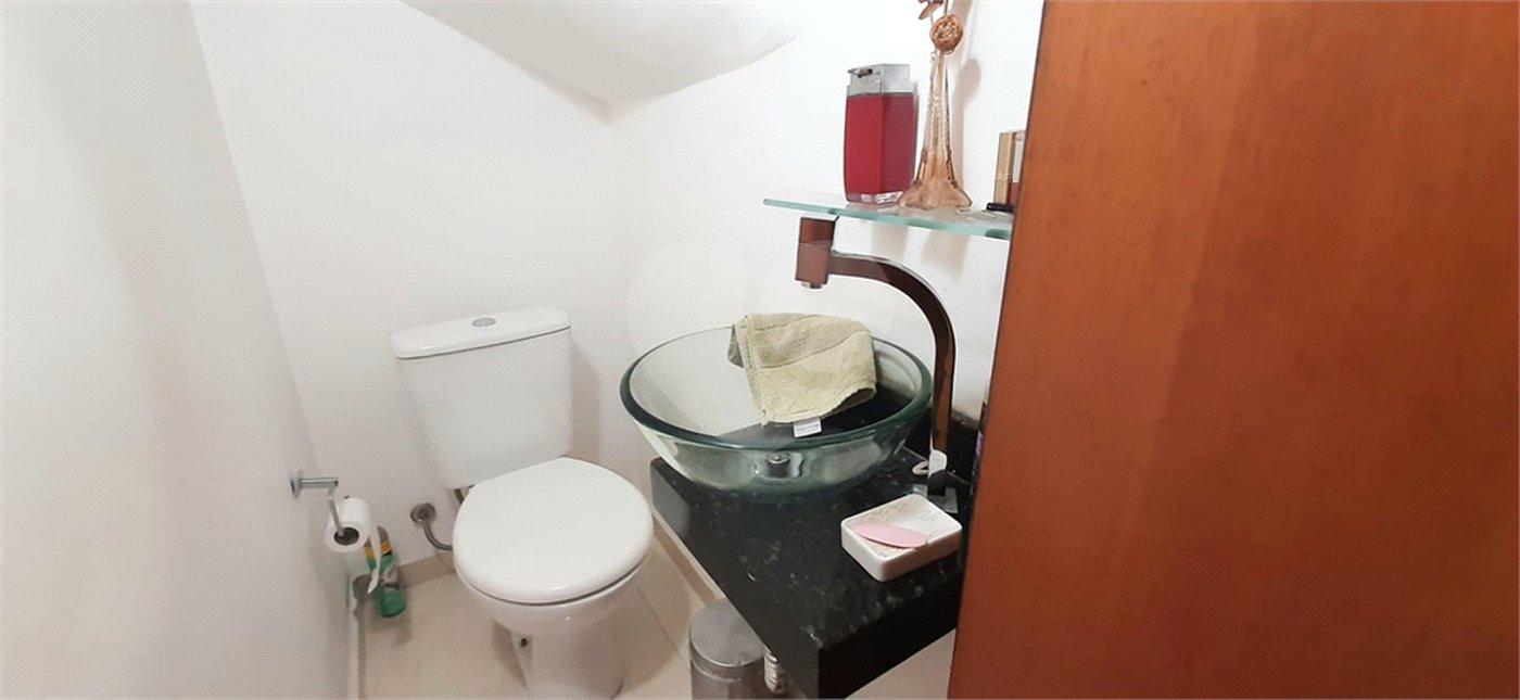 Casa à venda com 2 suítes no condomínio Alto da Serra, São Paulo - SP