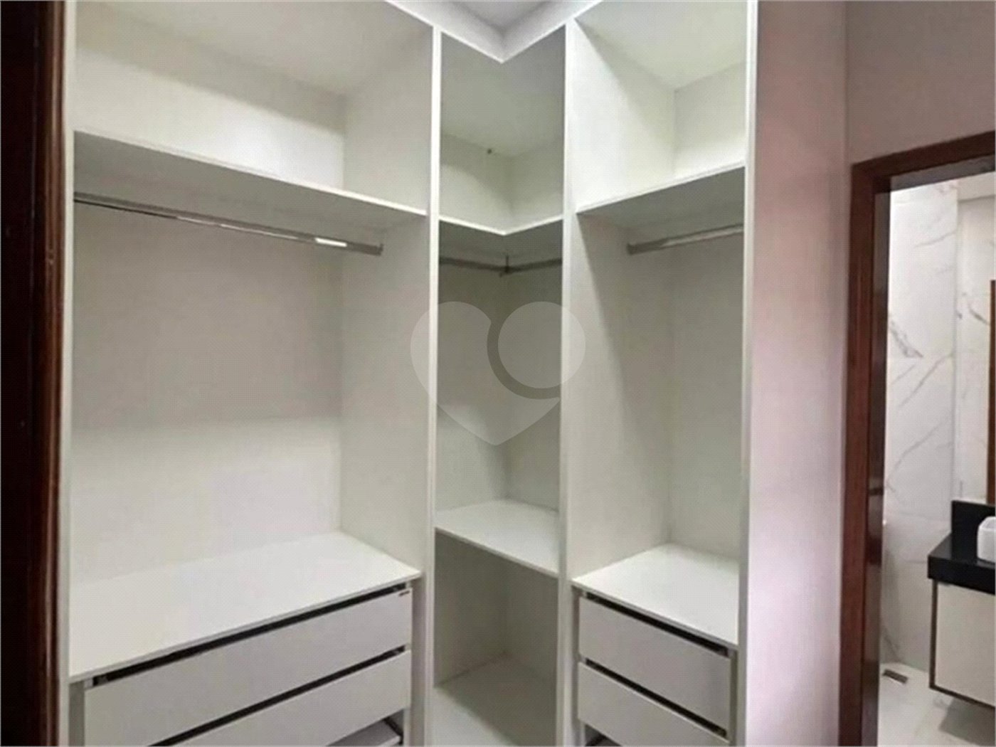 Casa à venda com 3 quartos, sendo 1 suíte, no condomínio Residencial Villa Verona, Sorocaba - SP