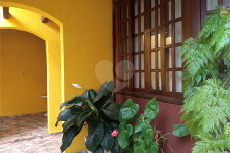 Casa à venda com 4 quartos, sendo 1 suíte,  em Vila Bela Flor, Mogi das Cruzes, SP