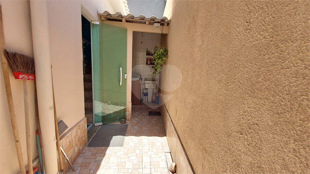 Casa à venda com 4 quartos, sendo 2 suítes, no condomínio Vivendas do Mendanha, Rio de Janeiro - RJ
