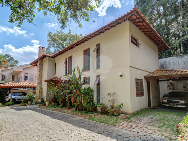 Casa à venda com 3 suítes no condomínio Canumá, São Paulo - SP
