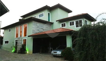 Sobrado à venda com 5 quartos, sendo 3 suítes, em Campos de Atibaia, Atibaia, SP