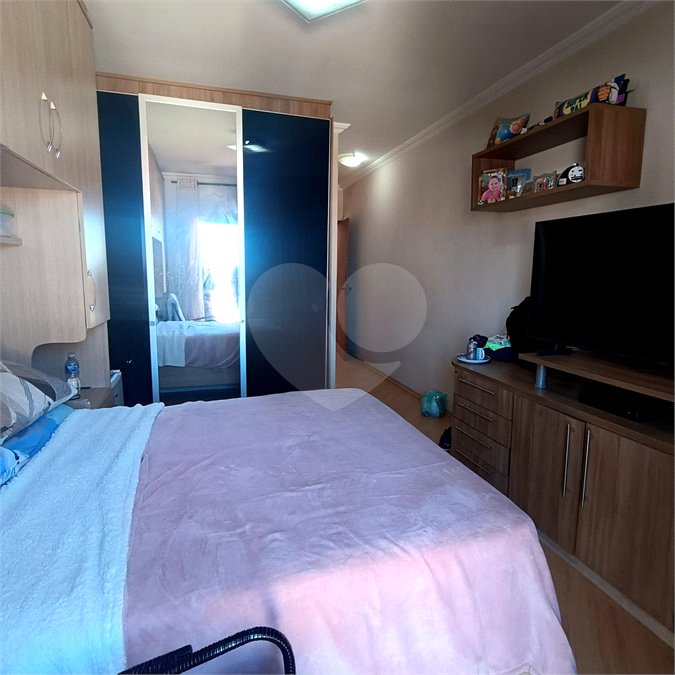 Sobrado à venda com 3 suítes em Vila Nivi, São Paulo, SP