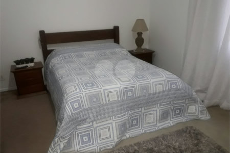 Sobrado à venda com 3 quartos, sendo 1 suíte,  em Vila Paulicéia, São Paulo, SP