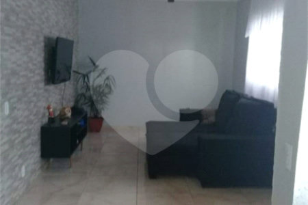 Casa à venda com 4 quartos, sendo 1 suíte, em Parque Santa Rosa, Suzano, SP