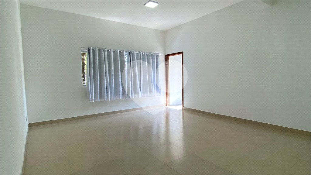 Casa à venda com 4 quartos, sendo 3 suítes, em Taperapuan, Porto Seguro, BA