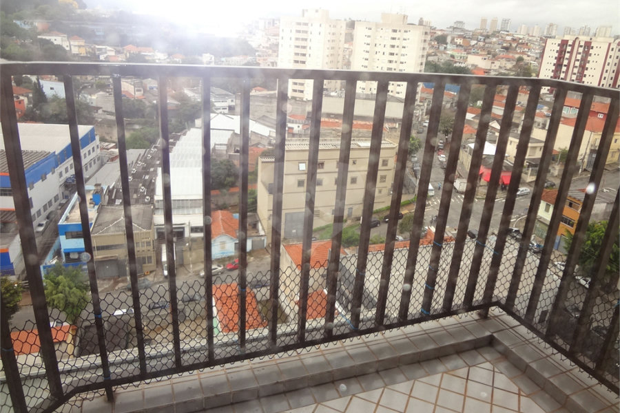 COBERTURA COM PISCINA E CHURRASQUEIRA NA CASA VERDE.