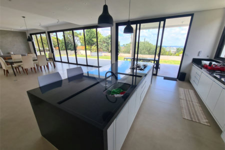 Casa à venda com 4 suítes no condomínio Alpes de Vinhedo, Vinhedo - SP