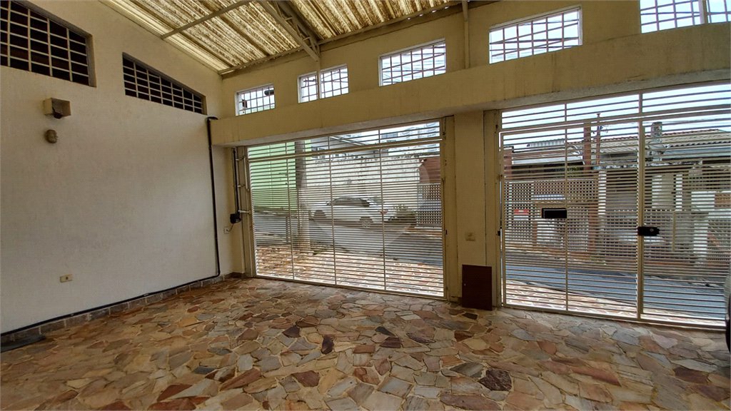 Sobrado à venda com 3 quartos, sendo 1 suíte, em Vila Gomes, São Paulo, SP
