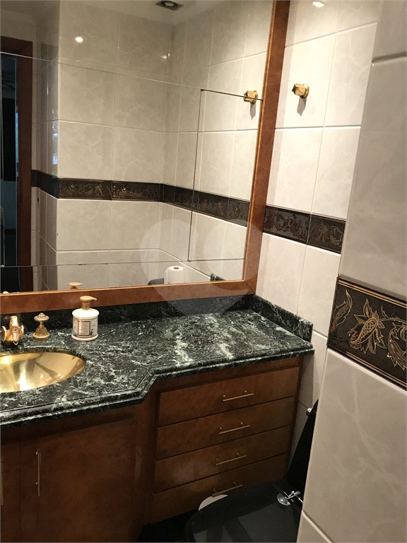 Apartamento à venda com 4 quartos, sendo 1 suíte, em Vila Uberabinha, São Paulo, SP