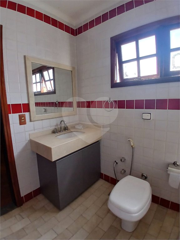 Casa à venda com 5 quartos, sendo 3 suítes, em Vila Santista, Atibaia, SP