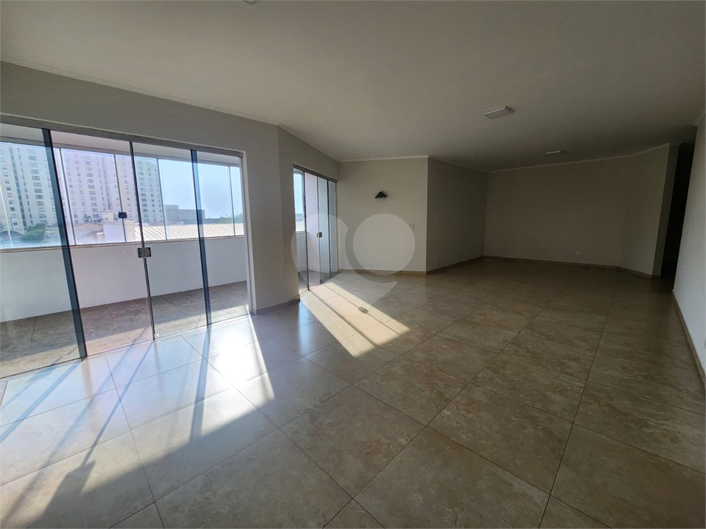 Apartamento à venda com 4 quartos, sendo 2 suítes, no Centro, Araraquara, SP