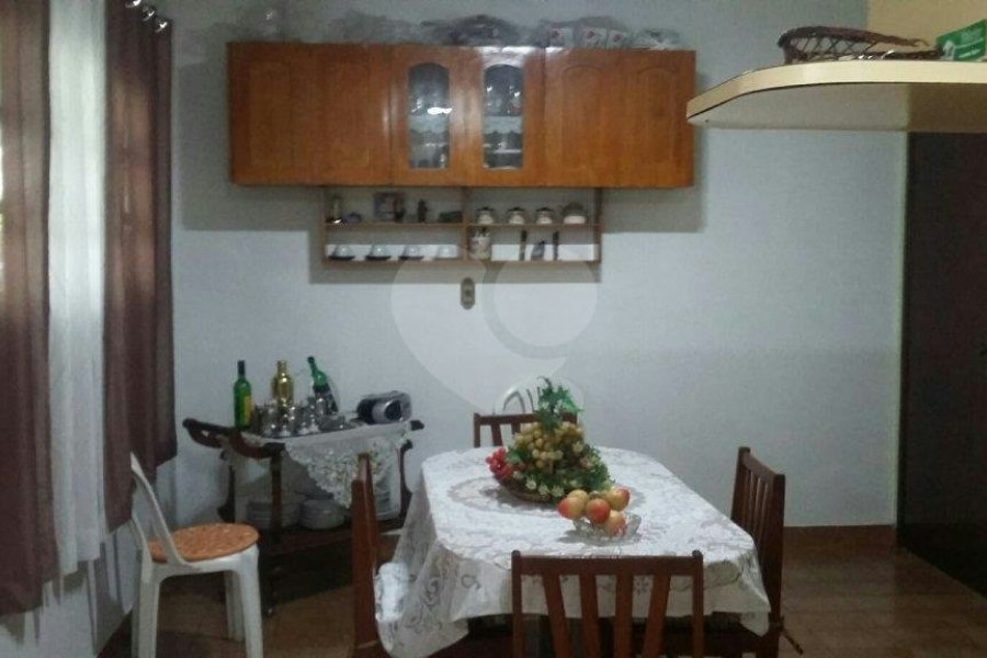 Casa Térrea à venda ou para alugar com 3 quartos, sendo 1 suíte, em Vila Galvão, Guarulhos, SP
